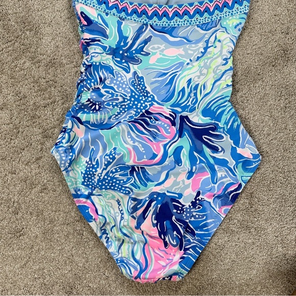 Lilly Pulitzer Women’s Justina One Piece Swimsuit in Shade Seekers Engineered 4 - Picture 7 of 16